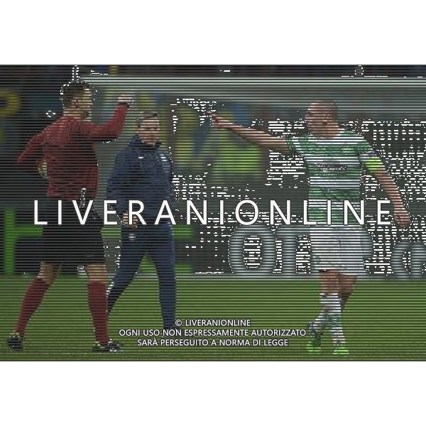 UEFA Europa League 2014/2015 Sedicesimi di Finale Ritorno Milano - 26.02.2015 Inter-Celtic Nella Foto: brown protesta dopo ammonizione a fine partita /Ph.Vitez-Ag. Aldo Liverani