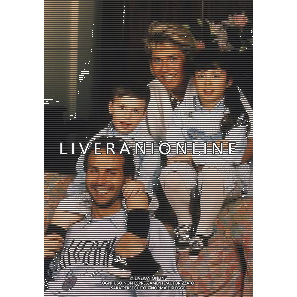 RETROSPETTIVA ANTONIO CABRINI NELLA FOTO ANTONIO CABRINI CON LA MOGLIE CONSUELO E I FIGLI AG ALDO LIVERANI SAS
