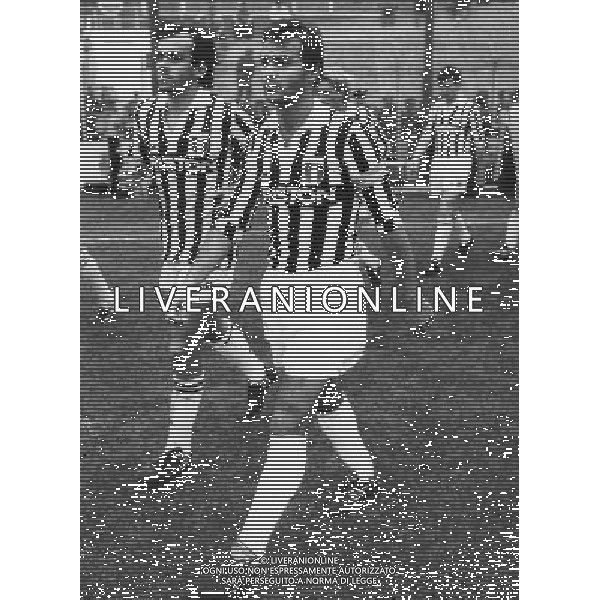 RETROSPETTIVA ANTONIO CABRINI NELLA FOTO ANTONIO CABRINI CON MICHEL PLATINI AG ALDO LIVERANI SAS