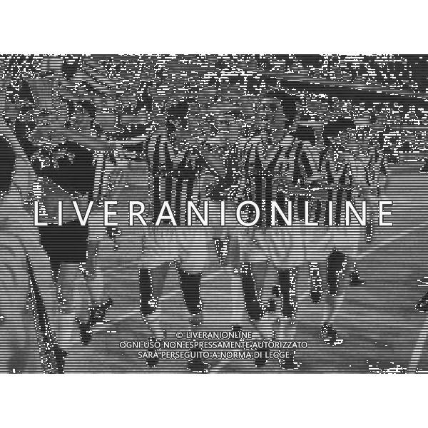 RETROSPETTIVA ANTONIO CABRINI NELLA FOTO ANTONIO CABRINI CON LA COPPA ITALIA E CLAUDIO GENTILE AG ALDO LIVERANI SAS