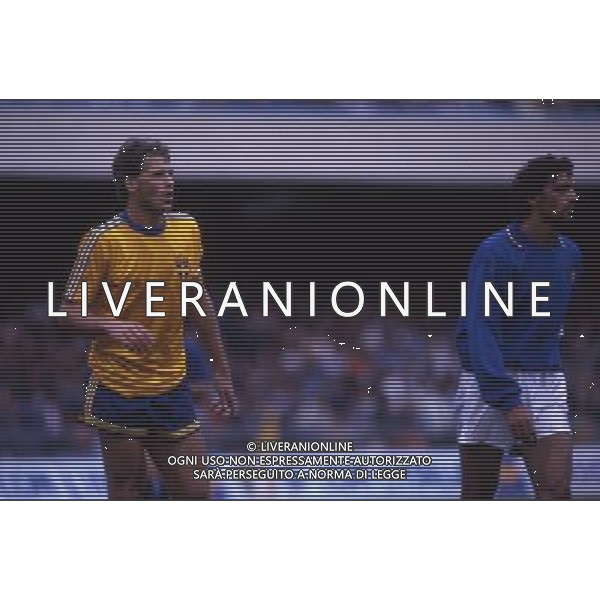 RETROSPETTIVA GLEN HYSEN CALCIATORE NELLA FOTO GLEN HYSEN CON LA MAGLIA DELLA NAZIONALE SVEZIA AG ALDO LIVERANI SAS