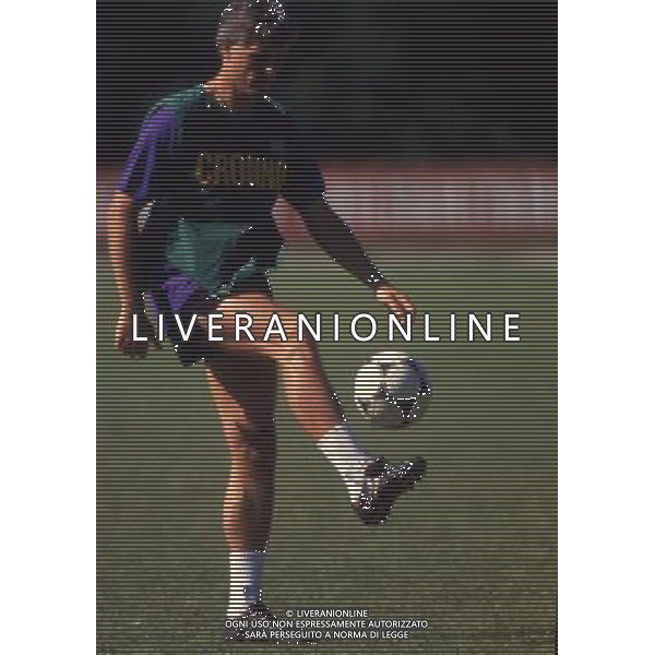 RETROSPETTIVA GLEN HYSEN CALCIATORE NELLA FOTO GLEN HYSEN CON LA MAGLIA DELLA FIORENTINA AG ALDO LIVERANI SAS