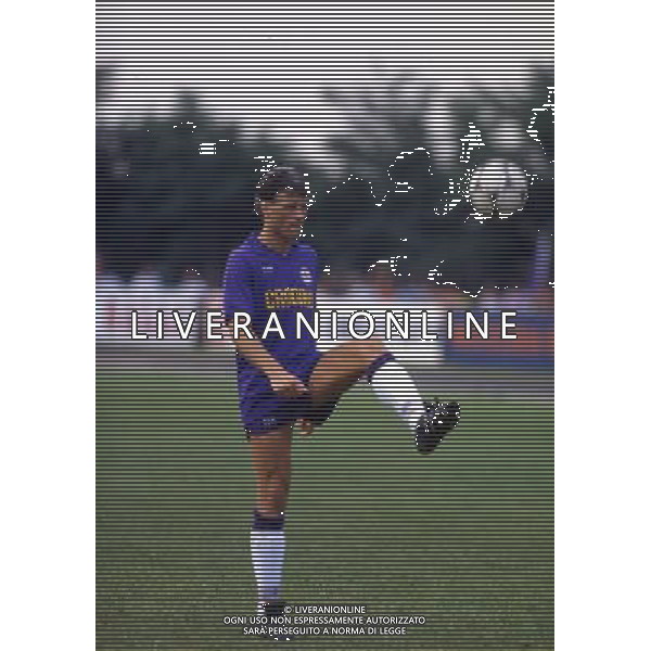 RETROSPETTIVA GLEN HYSEN CALCIATORE NELLA FOTO GLEN HYSEN CON LA MAGLIA DELLA FIORENTINA AG ALDO LIVERANI SAS