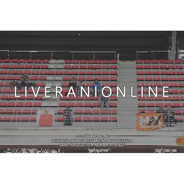 Fans in the grandstand. 01.03.2015. Formula One Testing, Day Four, Barcelona, Spain. /Agenzia Aldo Liverani Sas - ITALY ONLY - EDITORIAL USE ONLY - TEST FORMULA1 BARCELLONA SPAGNA