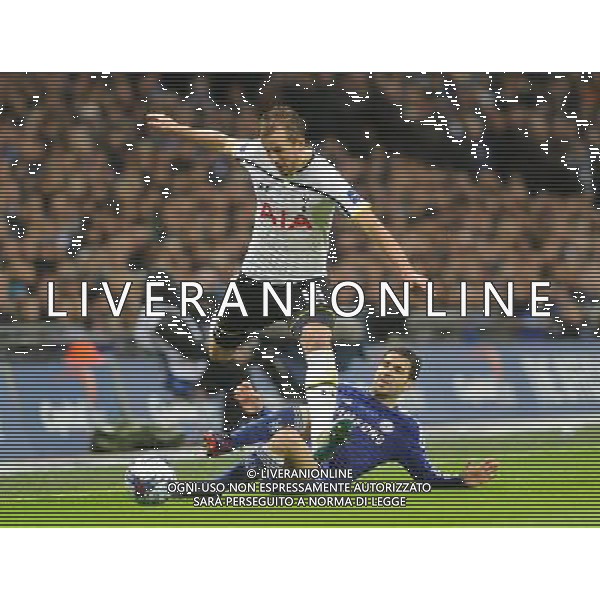 Tottenham Hotspur\'s Harry Kane evades the challenge from Chelsea\'s Cesc Fabregas Photographer Ashley Crowden/CameraSport Football - Capital One Cup Final - Chelsea v Tottenham Hotspur - Sunday 1st March 2015 - Wembley - London © CameraSport - 43 Linden Ave. Countesthorpe. Leicester. England. LE8 5PG - Tel: +44 (0) 116 277 4147 - admin@camerasport.com - www.camerasport.com AG ALDO LIVERANI SAS ONLY ITALY