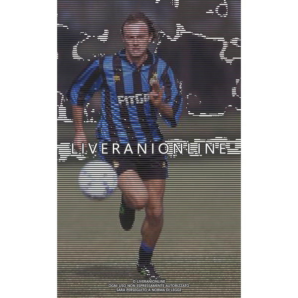 RETROSPETTIVA FONTOLAN DAVIDE CALCIATORE NELLA FOTO DAVIDE FONTOLAN CON LA MAGLIA DELL\'INTER AG ALDO LIVERANI SAS