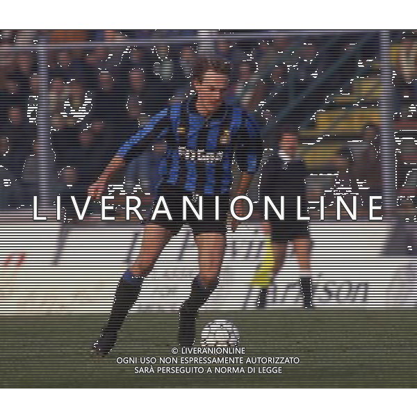 RETROSPETTIVA FONTOLAN DAVIDE CALCIATORE NELLA FOTO DAVIDE FONTOLAN CON LA MAGLIA DELL\'INTER AG ALDO LIVERANI SAS