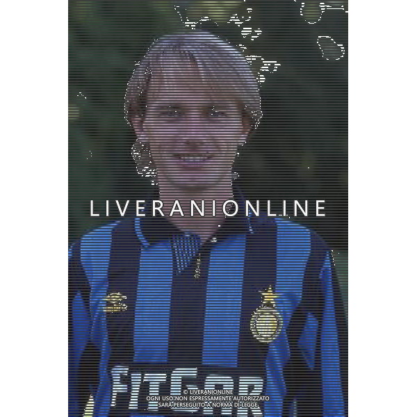 RETROSPETTIVA FONTOLAN DAVIDE CALCIATORE NELLA FOTO DAVIDE FONTOLAN CON LA MAGLIA DELL\'INTER AG ALDO LIVERANI SAS