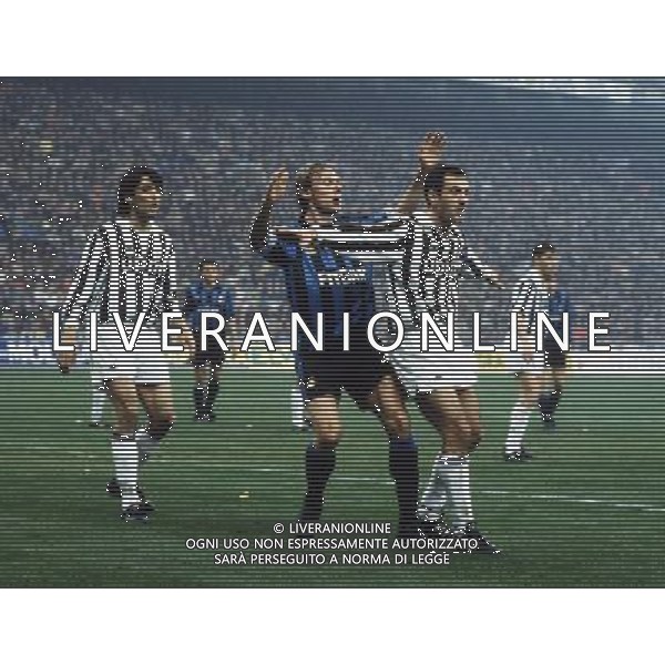 RETROSPETTIVA FONTOLAN DAVIDE CALCIATORE NELLA FOTO DAVIDE FONTOLAN CON LA MAGLIA DELL\'INTER AG ALDO LIVERANI SAS