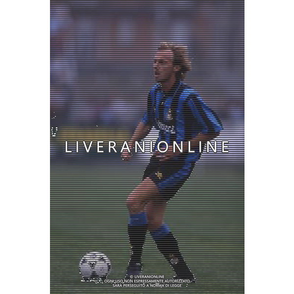 RETROSPETTIVA FONTOLAN DAVIDE CALCIATORE NELLA FOTO DAVIDE FONTOLAN CON LA MAGLIA DELL\'INTER AG ALDO LIVERANI SAS