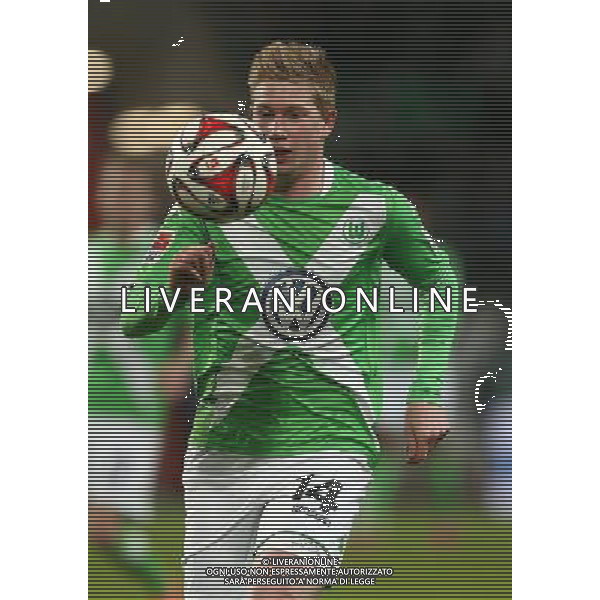 firo Fu§ball,Fussball, 22.02.2015 1. Bundesliga Saison 2014/2015 VFL Wolfsburg - Hertha BSC Berlin (2-1) Wolfsburg, Kevin de Bruyne, EInzelaktion, ganze Figur $worldrightsEs gelten unsere AGB, einsehbar auf www.firosportphoto.de copyright by firo sportphoto: Coesfelder Str. 207 D- 48249 DŸlmen www.firosportphoto.de mail@firosportphoto.de (V o l k s b a n k B o c h u m - W i t t e n ) BLZ.: 430 601 29 Kt. Nr.: 341 117 100 Tel: +49-2594 - 9916004 Fax: +49-2594 - 9916005