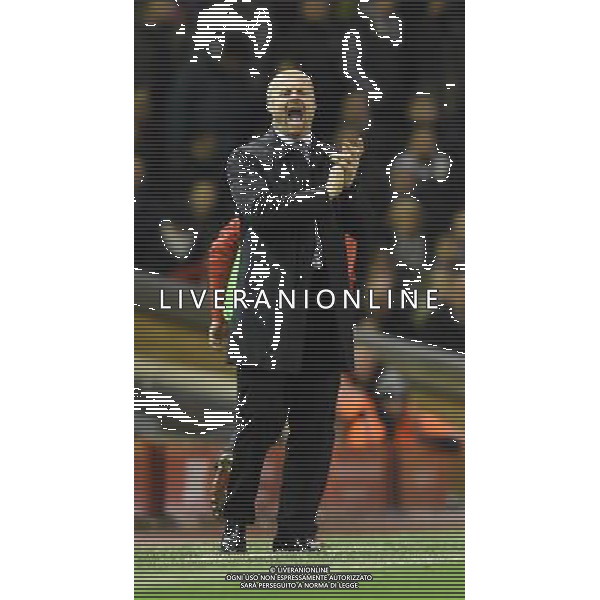 Burnley\'s Manager Sean Dyche shouts instructions to his team Photographer Dave Howarth/CameraSport Football - Barclays Premiership - Liverpool v Burnley - Wednesday 4th March 2015 - Anfield - Liverpool © CameraSport - 43 Linden Ave. Countesthorpe. Leicester. England. LE8 5PG - Tel: +44 (0) 116 277 4147 - admin@camerasport.com - www.camerasport.com /Agenzia Aldo Liverani sas - ITALY ONLY - EDITORIAL USE ONLY