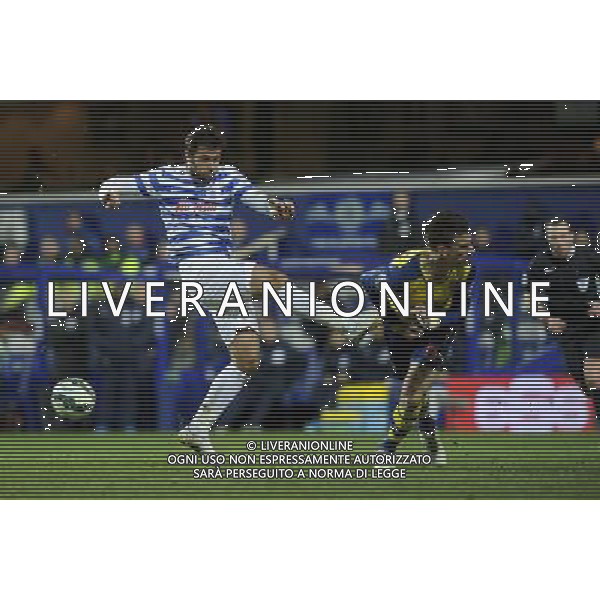 Queens Park Rangers\' Charlie Austin shot blocked by Arsenal\'s Laurent Koscielny Photographer Ashley Western/CameraSport Football - Barclays Premiership - Queens Park Rangers v Arsenal - Wednesday 4th March 2015 - Loftus Road - London © CameraSport - 43 Linden Ave. Countesthorpe. Leicester. England. LE8 5PG - Tel: +44 (0) 116 277 4147 - admin@camerasport.com - www.camerasport.com /Agenzia Aldo Liverani sas - ITALY ONLY - EDITORIAL USE ONLY