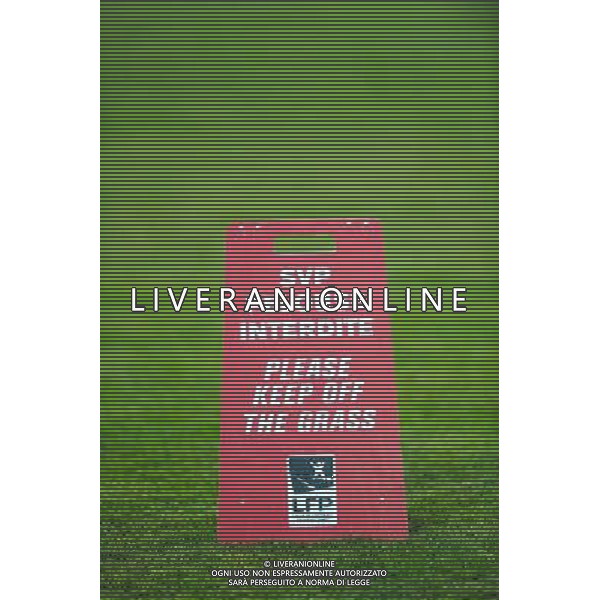 Illustration pelouse interdite - 04.03.2015 - Evian Thonon / Lorient - Match en retard de la 26eme journee de Ligue 1 Photo : Jean Paul Thomas / Icon Sport /Agenzia Aldo Liverani sas - ITALY ONLY - EDITORIAL USE ONLY