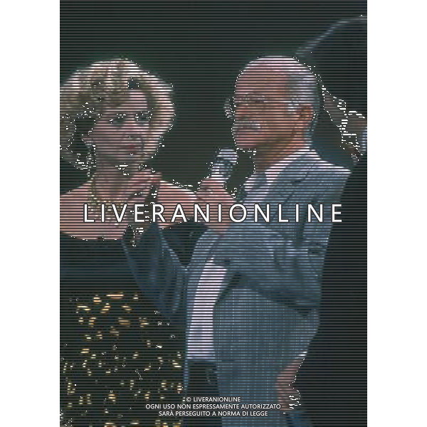 ENRICA BONACCORTI CONDUTTRICE TELEVISIVA CON GINO PAOLI - RETROSPETTIVA ©ARCHIVIO AGENZIA ALDO LIVERANI SAS