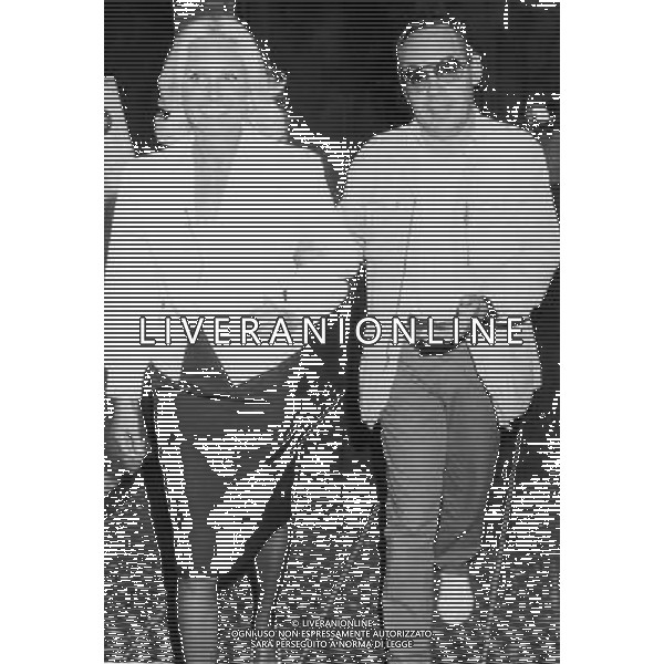 GIANNI BONCOMPAGNI CONDUTTORE, AUTORE E REGISTA TELEVISIVO CON GABRIELLA FARINON NEL 1986 - RETROSPETTIVA ©ARCHIVIO AGENZIA ALDO LIVERANI SAS