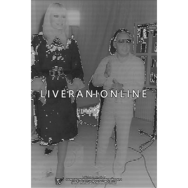 GIANNI BONCOMPAGNI CONDUTTORE, AUTORE E REGISTA TELEVISIVO CON RAFFAELLA CARRA\' NEL 1984 - RETROSPETTIVA ©ARCHIVIO AGENZIA ALDO LIVERANI SAS