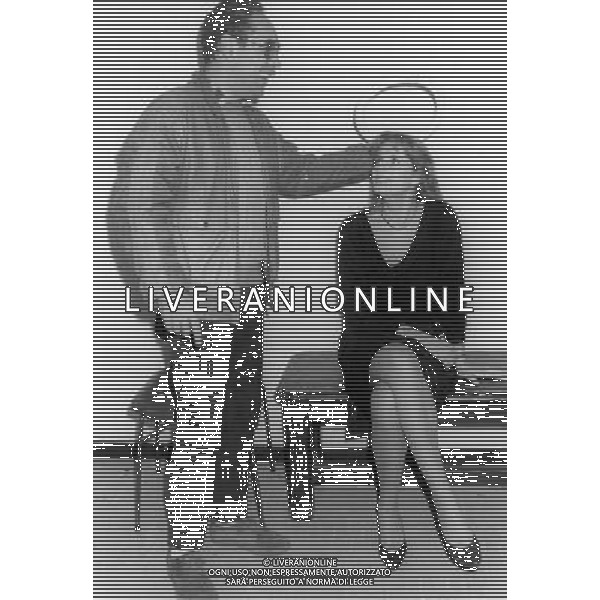 GIANNI BONCOMPAGNI CONDUTTORE, AUTORE E REGISTA TELEVISIVO CON ISABELLA FERRARI NEL 1983 - RETROSPETTIVA ©ARCHIVIO AGENZIA ALDO LIVERANI SAS