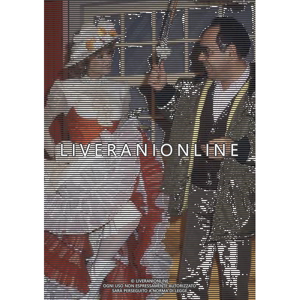 GIANNI BONCOMPAGNI CONDUTTORE, AUTORE E REGISTA TELEVISIVO CON ENRICA BONACCORTI \'MARY POPPINS\' NEL 1987 - RETROSPETTIVA ©ARCHIVIO AGENZIA ALDO LIVERANI SAS