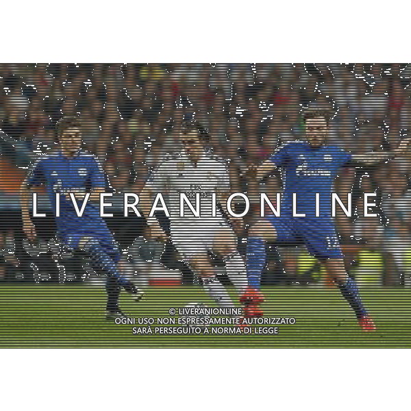 firo : 10.03.2015 Fu§ball, CL, Champions League, Saison 2014/2015, Achtelfinale,RŸckspiel, Real Madrid - FC Schalke 04 3:4 Roman NEUST€DTER,, Gareth Bale, Marco H…GER $worldrights,Es gelten unsere AGB, einsehbar auf www.firosportphoto.de, copyright by firo sportphoto: Coesfelder Str. 207 D-48249 DŸlmen www.firosportphoto.de mail@firosportphoto.de (V o l k s b a n k B o c h u m - W i t t e n ) BLZ.: 430 601 29 Kt. Nr.: 341 117 100 Tel:Ê +49-2594-9916004 Fax:Ê+49-2594-9916005 AG ALDO LIVERANI SAS ONLY ITALY