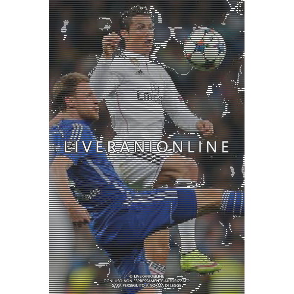 firo : 10.03.2015 Fu§ball, CL, Champions League, Saison 2014/2015, Achtelfinale,RŸckspiel, Real Madrid - FC Schalke 04 Cristiano Ronaldo (Real Madrid) and Benedikt Hšwedes (FC Schalke $worldrights,Es gelten unsere AGB, einsehbar auf www.firosportphoto.de, copyright by firo sportphoto: Coesfelder Str. 207 D-48249 DŸlmen www.firosportphoto.de mail@firosportphoto.de (V o l k s b a n k B o c h u m - W i t t e n ) BLZ.: 430 601 29 Kt. Nr.: 341 117 100 Tel:Ê +49-2594-9916004 Fax:Ê+49-2594-9916005 AG ALDO LIVERANI SAS ONLY ITALY
