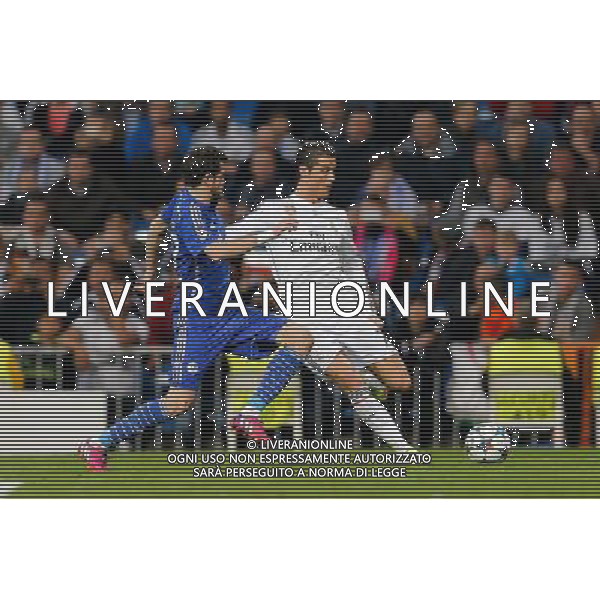firo : 10.03.2015 Fu§ball, CL, Champions League, Saison 2014/2015, Achtelfinale,RŸckspiel, Real Madrid - FC Schalke 04 Cristiano Ronaldo (Real Madrid) gegen BARNETTA $worldrights,Es gelten unsere AGB, einsehbar auf www.firosportphoto.de, copyright by firo sportphoto: Coesfelder Str. 207 D-48249 DŸlmen www.firosportphoto.de mail@firosportphoto.de (V o l k s b a n k B o c h u m - W i t t e n ) BLZ.: 430 601 29 Kt. Nr.: 341 117 100 Tel:Ê +49-2594-9916004 Fax:Ê+49-2594-9916005 AG ALDO LIVERANI SAS ONLY ITALY