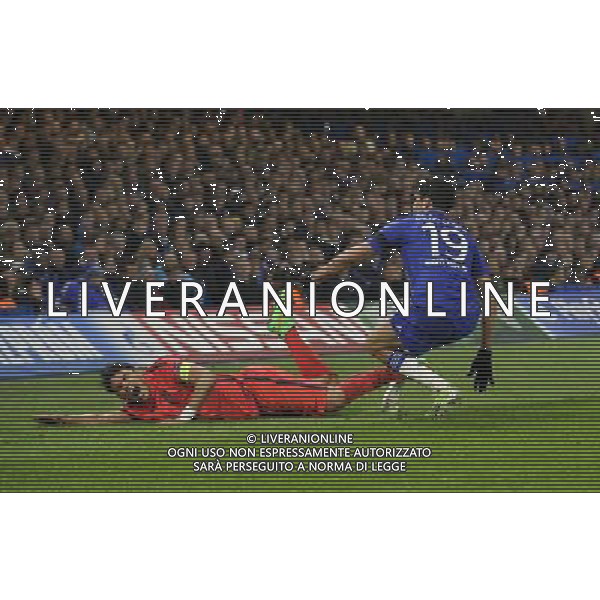 Paris Saint-Germain\'s Thiago Silva is fouled by Chelsea\'s Diego Costa Photographer Ashley Western/CameraSport Football - UEFA Champions League Round of 16, Second Leg - Chelsea v Paris Saint-Germain - Wednesday 11th March 2015 - Stamford Bridge - London © CameraSport - 43 Linden Ave. Countesthorpe. Leicester. England. LE8 5PG - Tel: +44 (0) 116 277 4147 - admin@camerasport.com - www.camerasport.com AG ALDO LIVERANI SAS ONLY ITALY