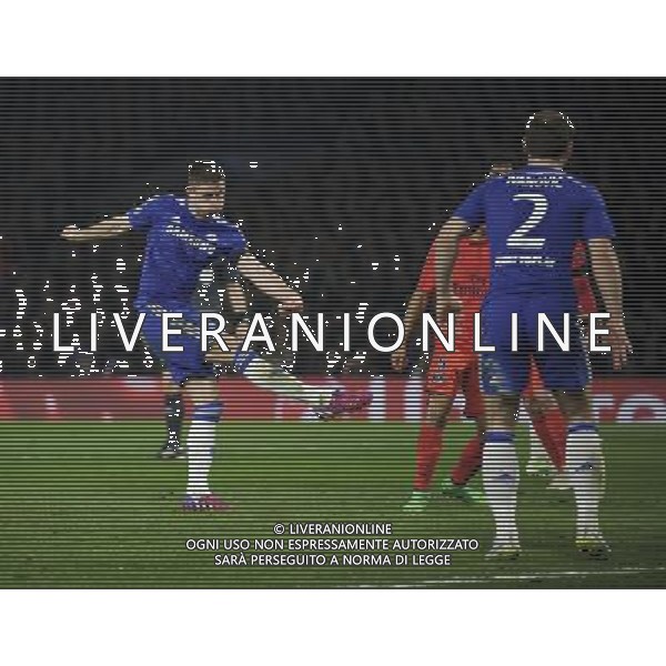 Chelsea\'s Gary Cahill scores the opening goal Photographer Ashley Western/CameraSport Football - UEFA Champions League Round of 16, Second Leg - Chelsea v Paris Saint-Germain - Wednesday 11th March 2015 - Stamford Bridge - London © CameraSport - 43 Linden Ave. Countesthorpe. Leicester. England. LE8 5PG - Tel: +44 (0) 116 277 4147 - admin@camerasport.com - www.camerasport.com AG ALDO LIVERANI SAS ONLY ITALY