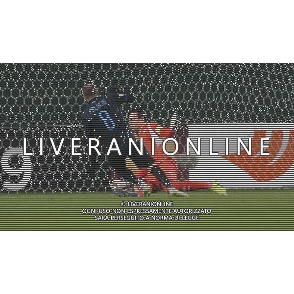 firo Fu§ball,Fussball, 12.03.2015 UEFA Europa-League Saison 2014/2015 Achtelfinale, 1/8-Finale VFL Wolfsburg - Inter Mailand, Football Club Internazionale Milano, Inter, Palacio erzielt das Tor zum 1-0 gegen Diego Benaglio $worldrightsEs gelten unsere AGB, einsehbar auf www.firosportphoto.de copyright by firo sportphoto: Coesfelder Str. 207 D- 48249 DŸlmen www.firosportphoto.de mail@firosportphoto.de (V o l k s b a n k B o c h u m - W i t t e n ) BLZ.: 430 601 29 Kt. Nr.: 341 117 100 Tel: +49-2594 - 9916004 Fax: +49-2594 - 9916005 /Agenzia Aldo Liverani Sas - ITALY ONLY - EDITORIAL USE ONLY