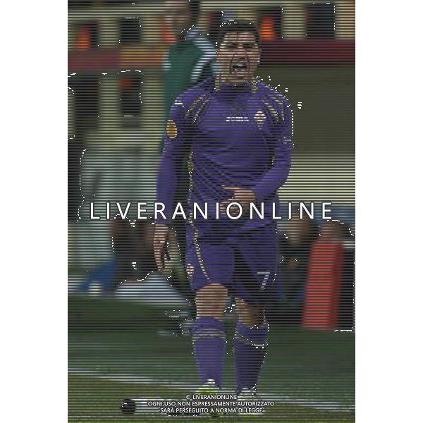 UEFA Europa League 2014/2015 Ottavi di Finale Andata Firenze - 12.03.2015 Fiorentina-Roma Nella Foto:la rabbia di david pizarro per l\'infortunio /Ph.Vitez-Ag. Aldo Liverani