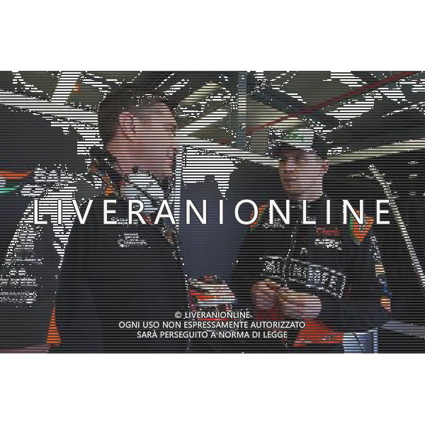 (L to R): Bradley Joyce (GBR) Sahara Force India F1 Race Engineer with Nico Hulkenberg (GER) Sahara Force India F1. 13.03.2015. Formula 1 World Championship, Rd 1, Australian Grand Prix, Albert Park, Melbourne, Australia, Practice Day. AG ALDO LIVERANI SAS ONLY ITALY