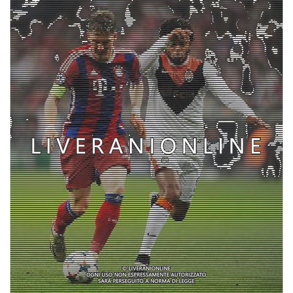 firo Fu§ball,Fussball, 11.03.2015 Uefa Champions League, CL, Saison 2014/2015 Achtelfinale RŸckspiel FC Bayern MŸnchen, Muenchen, FCB, - FC Schachtar Donezk, 7 : 0, Zweikampf, Bastian Schweinsteiger, Bayern, gegen Luiz Adriano, Donezk, $worldrightsEs gelten unsere AGB, einsehbar auf www.firosportphoto.de copyright by firo sportphoto: Coesfelder Str.207 48249 DŸlmen www.firosportphoto.de mail@firosportphoto.de (V o l k s b a n k B o c h u m - W i t t e n ) BLZ.: 430 601 29 Kt. Nr.: 341 117 100 Tel:Ê 02594 - 9916004 Fax:Ê02594 - 9916005 AG ALDO LIVERANI SAS ONLY ITALY