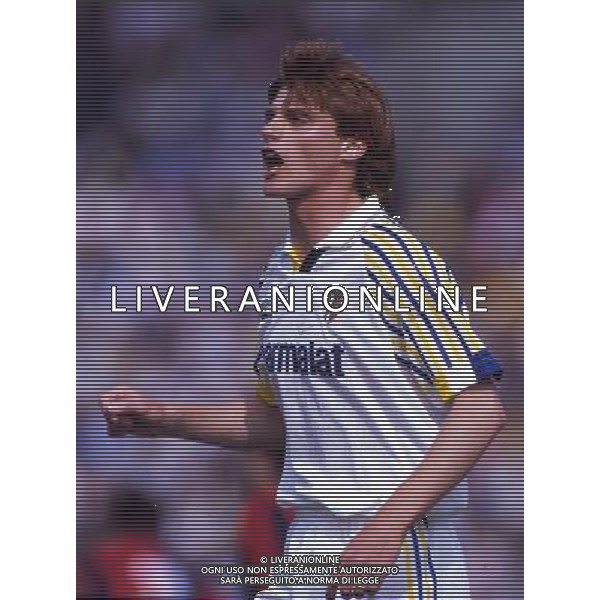 RETROSPETTIVA LUIGI APOLLONI CALCIATORE NELLA FOTO LUIGI APOLLONI CON LA MAGLIA DEL PARMA AG ALDO LIVERANI SAS