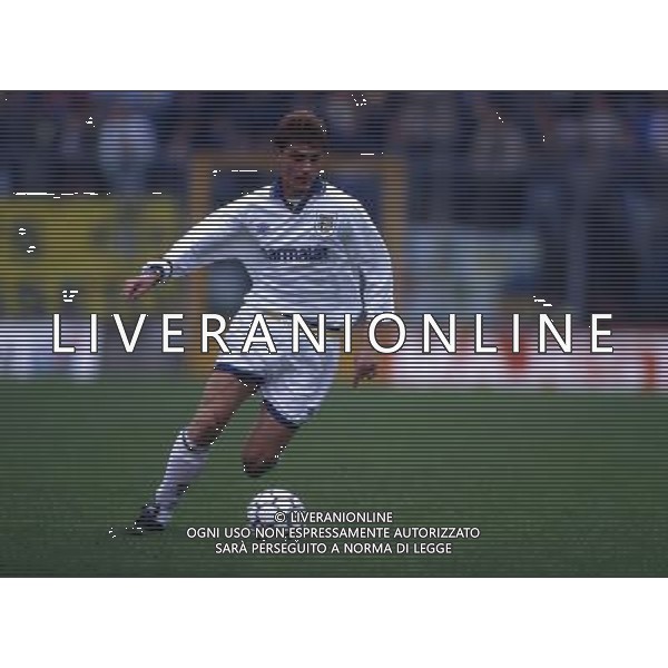 RETROSPETTIVA LUIGI APOLLONI CALCIATORE NELLA FOTO LUIGI APOLLONI CON LA MAGLIA DEL PARMA AG ALDO LIVERANI SAS