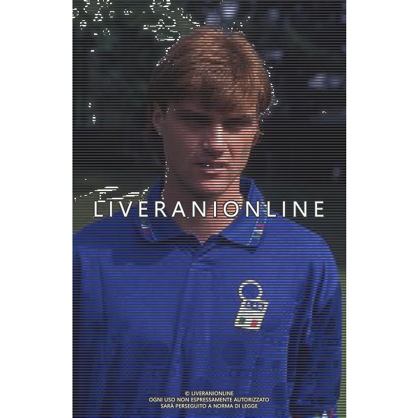 RETROSPETTIVA LUIGI APOLLONI CALCIATORE NELLA FOTO LUIGI APOLLONI CON LA MAGLIA DELLA NAZIONALE ITALIANA AG ALDO LIVERANI SAS