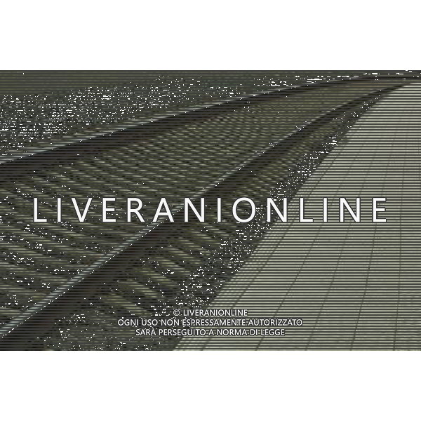 nella foto treni-BINARI FERROVIARI IFC-agenzia aldo liverani