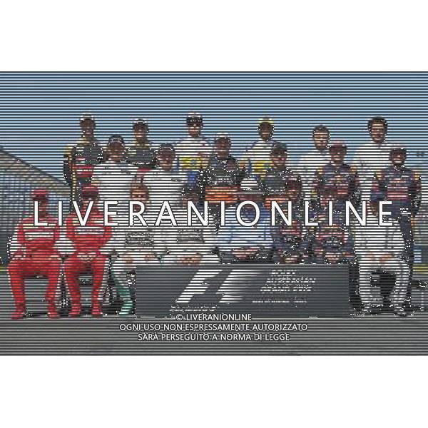 Ron Walker (AUS) Chairman of the Australian GP Corporation with the drivers start of season photograph. 15.03.2015. Formula 1 World Championship, Rd 1, Australian Grand Prix, Albert Park, Melbourne, Australia, Race Day. AG ALDO LIVERANI SAS ONLY ITALY