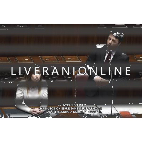 Roma - 18/03/2015 - Montecitorio - Comunicazioni del Presidente del Consiglio dei ministri in vista del Consiglio europeo - nella foto: Matteo Renzi e Maria Elena Boschi / Ph. Fabrizio Corradetti - Ag. Aldo Liverani Sas