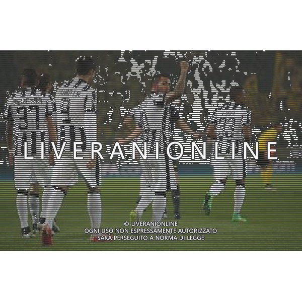Fu§ball, firo : 18.03.2015 CL, Champions League, Saison 2014/2015, BVB, Borussia Dortmund, Juventus Turin, Torjubel, Freude, Carlos Tevez, Juventus Turin, Gestik, Mimik, ganze Figur, esultanza dopo il gol $worldrightsEs gelten unsere AGB, einsehbar auf www.firosportphoto.de, copyright by firo sportphoto: /Agenzia Aldo Liverani sas - ITALY ONLY - EDITORIAL USE ONLY