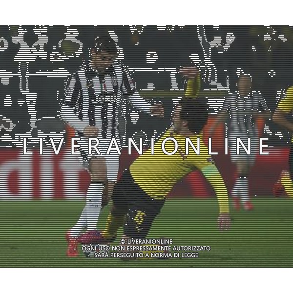Fu§ball, firo : 18.03.2015 CL, Champions League, Saison 2014/2015, BVB, Borussia Dortmund, Juventus Turin, Zweikampf, Giorgio Chiellini, Juventus Turin, Mats HUMMELS, BVB Borussia Dortmund, ganze Figur, $worldrightsEs gelten unsere AGB, einsehbar auf www.firosportphoto.de, copyright by firo sportphoto: /Agenzia Aldo Liverani sas - ITALY ONLY - EDITORIAL USE ONLY