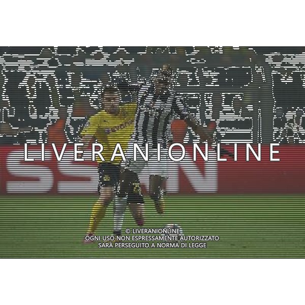 firo : 18.03.2015 Fu§ball, CL, Champions League,UEFA, Saison 2014/2015, Achtelfinale,RŸckspiel, BVB, Borussia Dortmund - Juventus Turin sOKRATIS gegen POGBA $worldrights,Es gelten unsere AGB, einsehbar auf www.firosportphoto.de, copyright by firo sportphoto: /Agenzia Aldo Liverani sas - ITALY ONLY - EDITORIAL USE ONLY