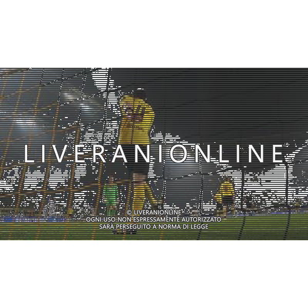 firo Fu§ball,Fussball, 18.03.2015 Uefa Champions League Achtelfinale , Saison 2014/2015 BVB Borussia Dortmund - Juventus Turin 0:3 Hintertor EnttŠuscht EnttŠuschung $worldrightsEs gelten unsere AGB, einsehbar auf www.firosportphoto.de copyright by firo sportphoto: 