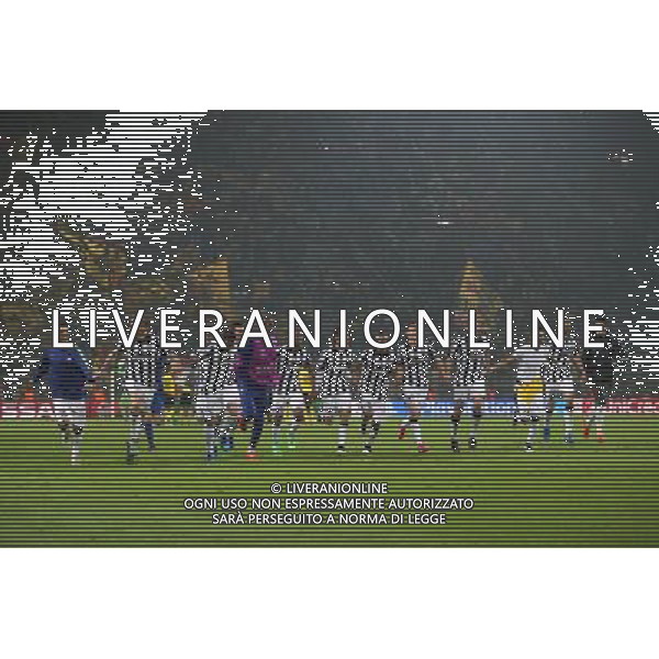 Fu§ball, firo : 18.03.2015 CL, Champions League, Saison 2014/2015, BVB, Borussia Dortmund, Juventus Turin,0:3 Schlussjubel, Turin, gesamte Mannschaft, Gestik, Mimik, laufen auf die Fans zu, esultanza a fine gara $worldrightsEs gelten unsere AGB, einsehbar auf www.firosportphoto.de, 