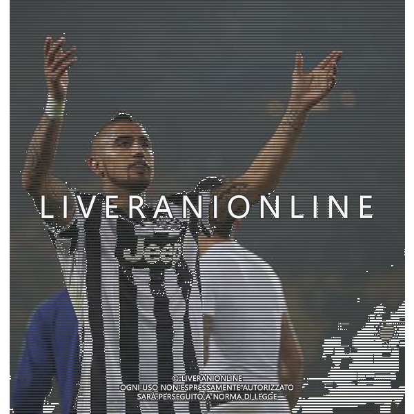 Fu§ball, firo : 18.03.2015 CL, Champions League, Saison 2014/2015, BVB, Borussia Dortmund, Juventus Turin,0:3 Schlussjubel, Turin, gesamte Mannschaft, Gestik, Mimik, Arturo Vidal, Juventus Turin, Schlussjubel, halbe Figur, esultanza a fine gara $worldrightsEs gelten unsere AGB, einsehbar auf www.firosportphoto.de, copyright by firo sportphoto: 