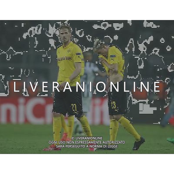 firo Fu§ball,Fussball, 18.03.2015 Uefa Champions League Achtelfinale , Saison 2014/2015 BVB Borussia Dortmund - Juventus Turin 0:3 Abgang EnttŠuscht EnttŠuschung Kevin Kampl und Kirch $worldrightsEs gelten unsere AGB, einsehbar auf www.firosportphoto.de copyright by firo sportphoto: /Agenzia Aldo Liverani sas - ITALY ONLY - EDITORIAL USE ONLY