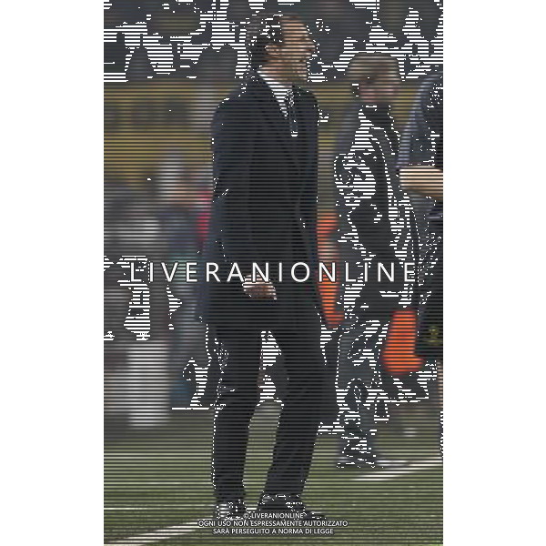 Fu§ball, firo : 18.03.2015 CL, Champions League, Saison 2014/2015, BVB, Borussia Dortmund, Juventus Turin,0:3 Massimiliano Allegri, Trainer, Juventus Turin, Gestik, Mimik, ganze Figur, $worldrightsEs gelten unsere AGB, einsehbar auf www.firosportphoto.de, copyright by firo sportphoto: /Agenzia Aldo Liverani sas - ITALY ONLY - EDITORIAL USE ONLY