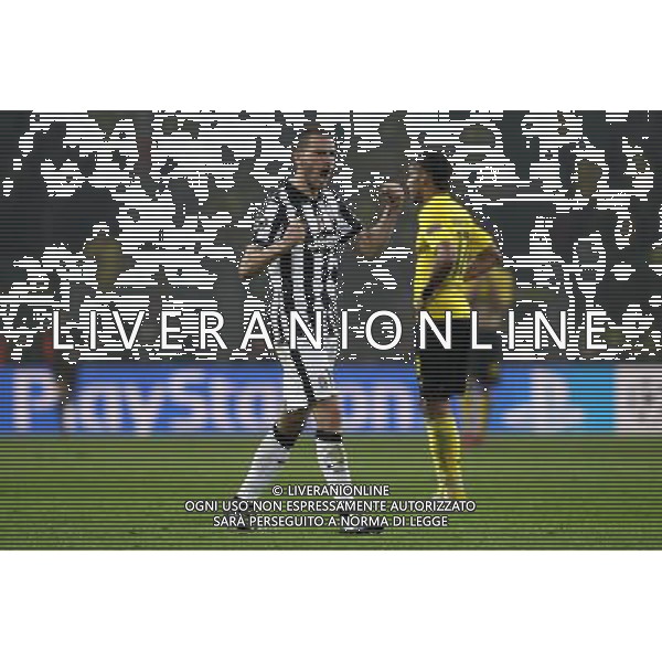 Fu§ball, firo : 18.03.2015 CL, Champions League, Saison 2014/2015, BVB, Borussia Dortmund, Juventus Turin,0:3 Schlussjubel, Leonardo Bonucci, Juventus Turin, ganze Figur, Gestik, Mimik, $worldrightsEs gelten unsere AGB, einsehbar auf www.firosportphoto.de, copyright by firo sportphoto: /Agenzia Aldo Liverani sas - ITALY ONLY - EDITORIAL USE ONLY