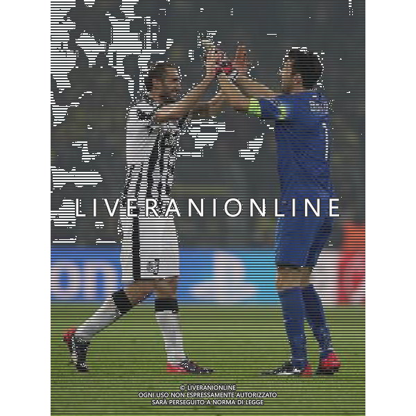 Fu§ball, firo : 18.03.2015 CL, Champions League, Saison 2014/2015, BVB, Borussia Dortmund, Juventus Turin,0:3 Schlussjubel, Giorgio Chiellini, Juventus Turin, Gianluigi Buffon, Juventus Turin, ganze Figur, Jubel, Freude, Lachen, esultanza fine gara $worldrightsEs gelten unsere AGB, einsehbar auf www.firosportphoto.de, copyright by firo sportphoto: /Agenzia Aldo Liverani sas - ITALY ONLY - EDITORIAL USE ONLY