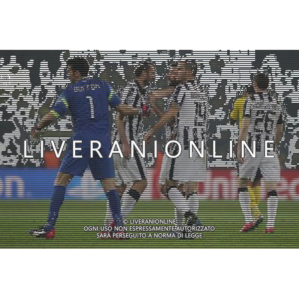 Fu§ball, firo : 18.03.2015 CL, Champions League, Saison 2014/2015, BVB, Borussia Dortmund, Juventus Turin,0:3 Schlussjubel, Giorgio Chiellini, Juventus Turin, Gianluigi Buffon, Juventus Turin, ganze Figur, Jubel, Freude, Lachen, Leonardo Bonucci, Juventus Turin, Stephan Lichtsteiner, Juventus Turin, esultanza fine gara $worldrightsEs gelten unsere AGB, einsehbar auf www.firosportphoto.de, copyright by firo sportphoto: /Agenzia Aldo Liverani sas - ITALY ONLY - EDITORIAL USE ONLY
