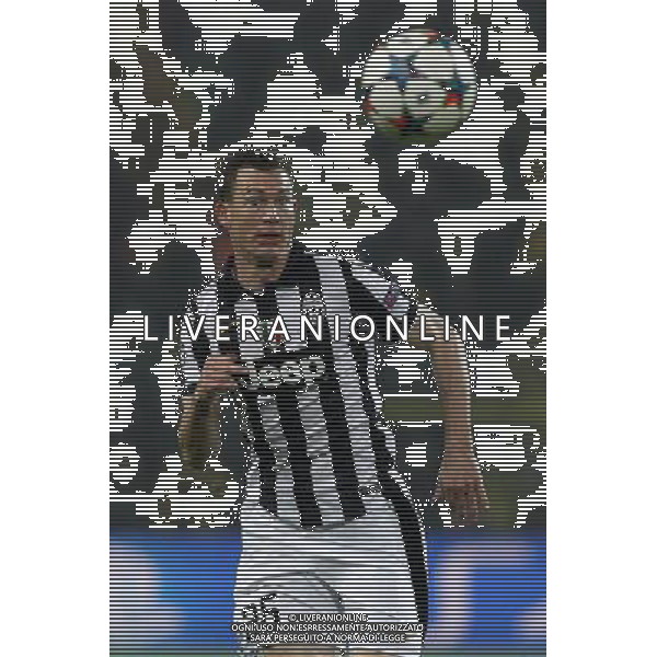 Fu§ball, firo : 18.03.2015 CL, Champions League, Saison 2014/2015, BVB, Borussia Dortmund, Juventus Turin,0:3 Einzelaktion, Stephan Lichtsteiner, Juventus Turin, halbe Figur, $worldrightsEs gelten unsere AGB, einsehbar auf www.firosportphoto.de, copyright by firo sportphoto: /Agenzia Aldo Liverani sas - ITALY ONLY - EDITORIAL USE ONLY